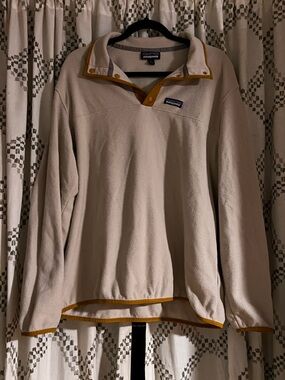 Patagonia Cream Fleece Jacket with Multicolor Logo